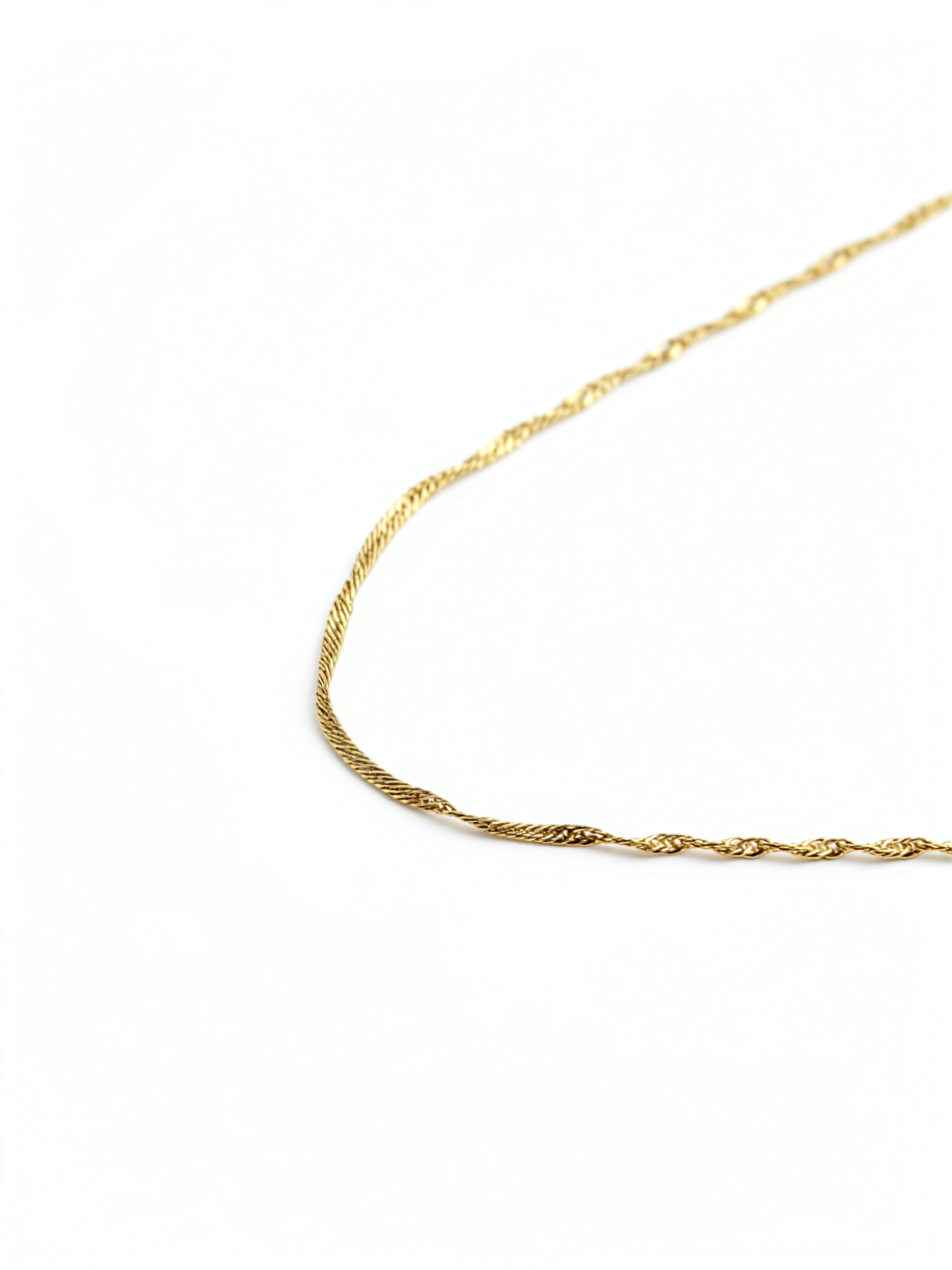 KIRO UK 60cm gold plated stainless steel necklace chain shown against a white background with a textured twisted design for layering and hijab styling